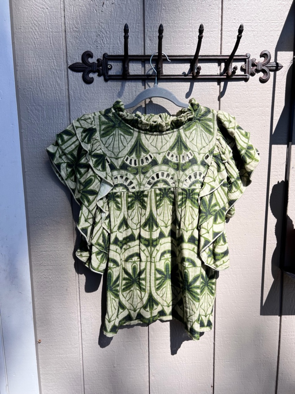 Green Patterned Ruffle Sleeve Blouse - Picture 2 of 5